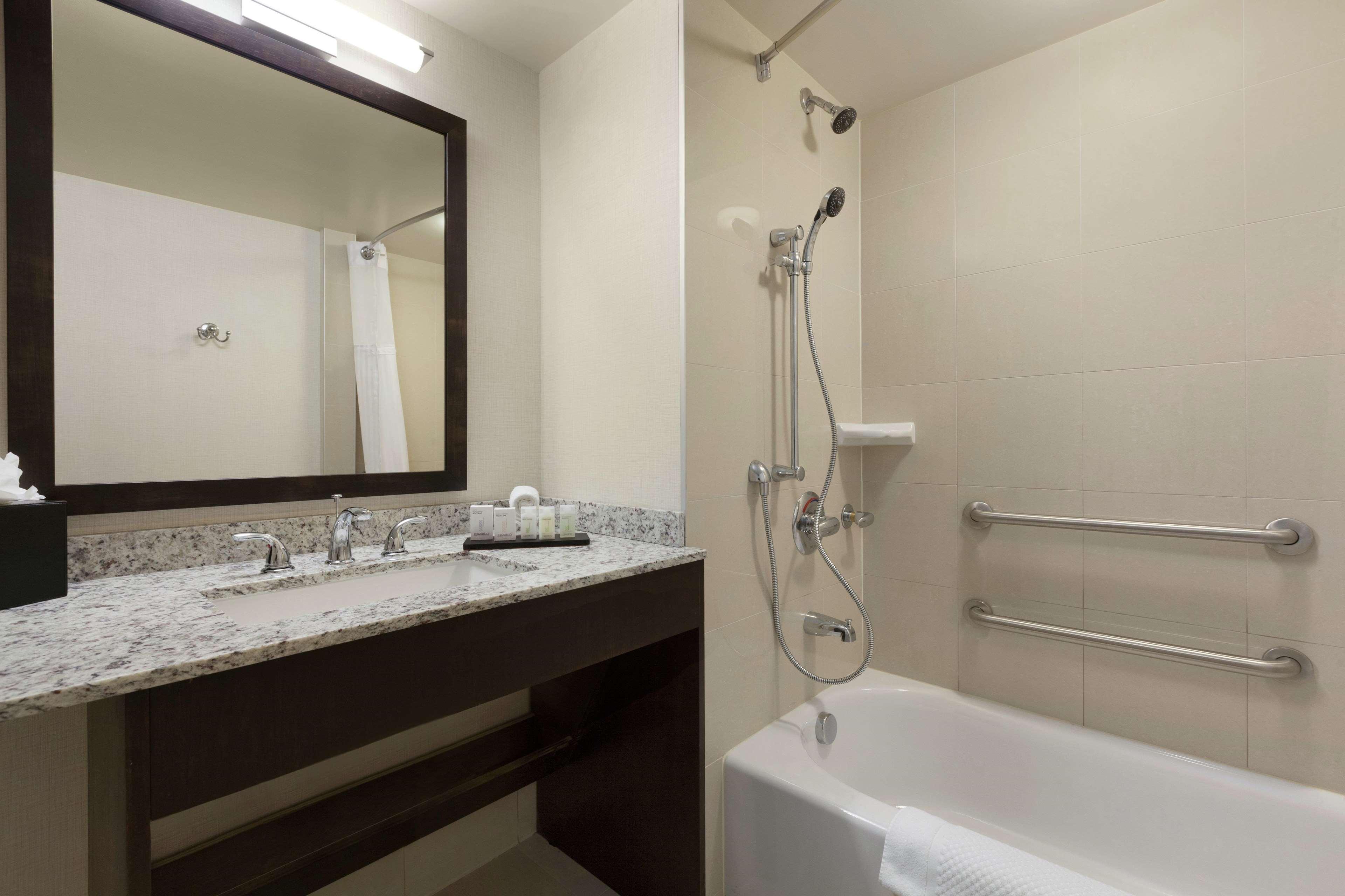 embassy suites by hilton jacksonville baymeadows