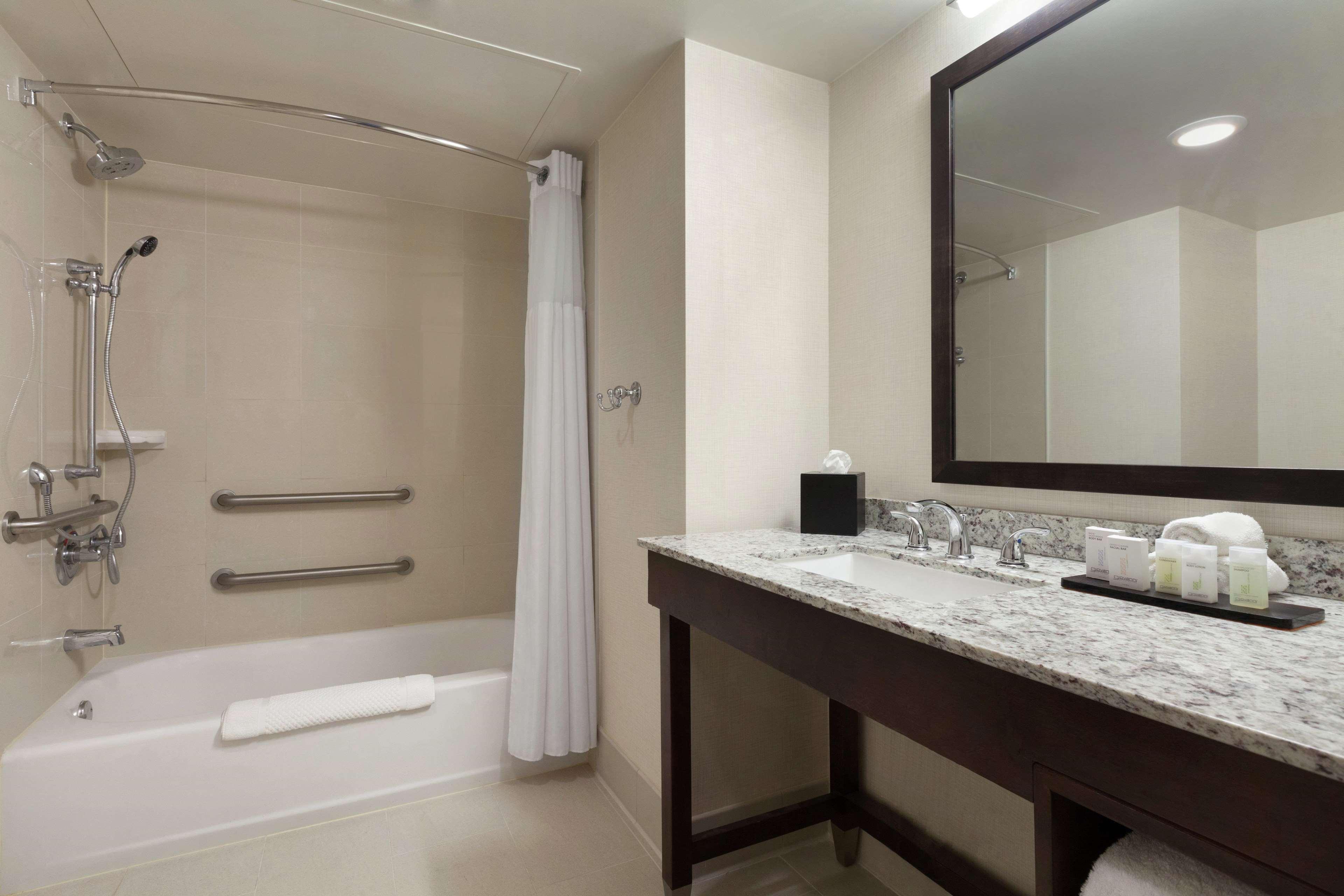 embassy suites by hilton jacksonville baymeadows