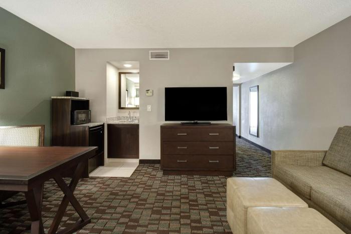 embassy suites by hilton jacksonville baymeadows