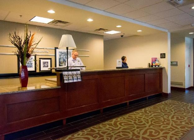 hampton inn jacksonville i 10 west