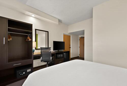 spot x hotel tampa bay by the red collection