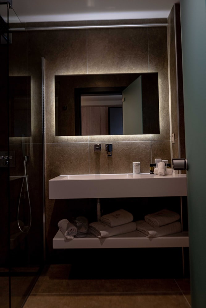 mirror hotel