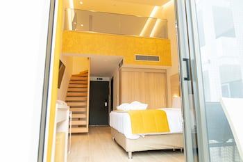 mirror hotel