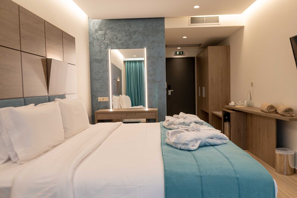 mirror hotel