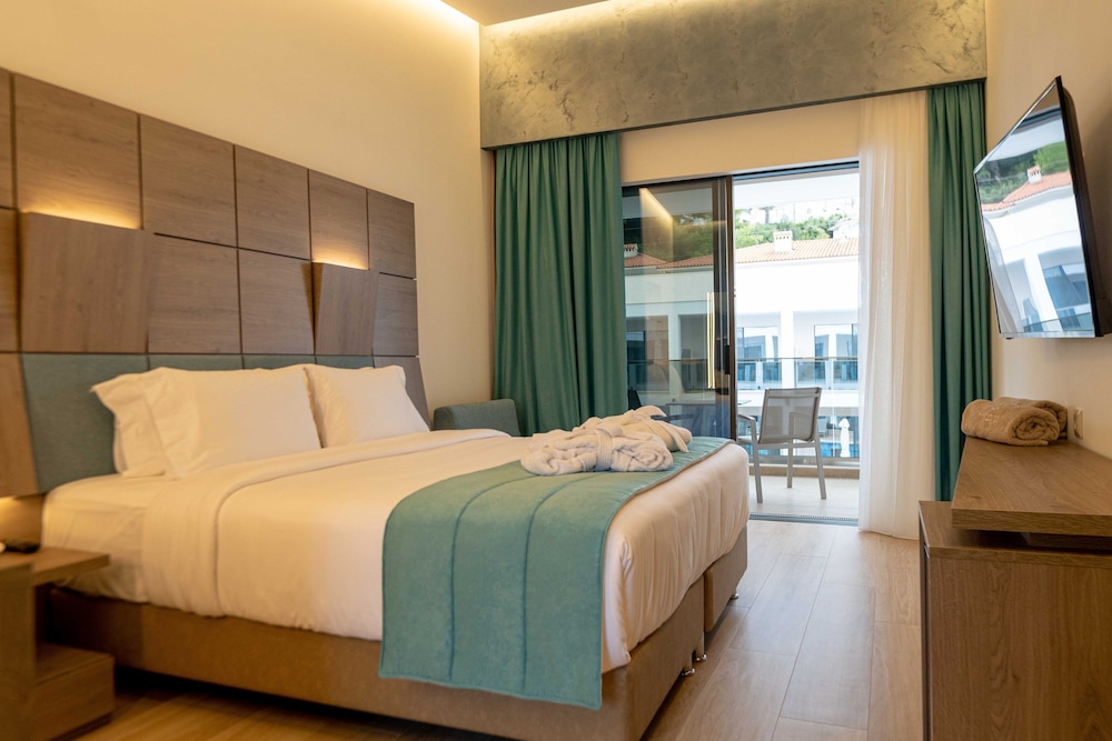 mirror hotel