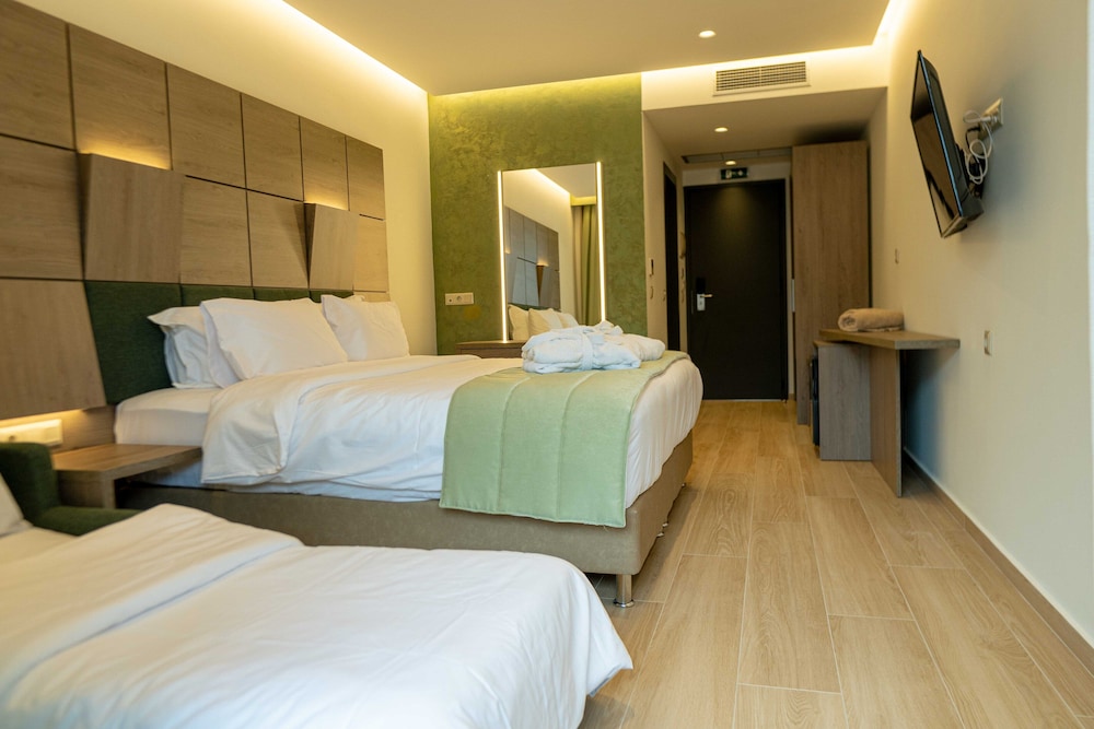 mirror hotel