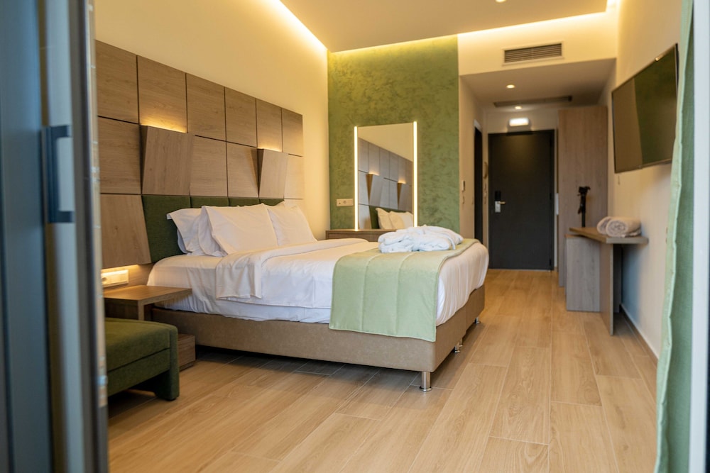 mirror hotel