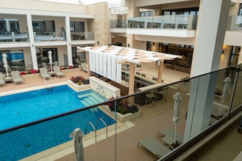 mirror hotel