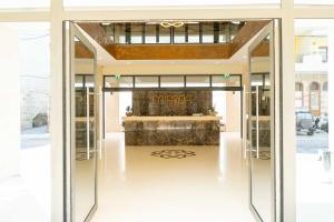 mirror hotel