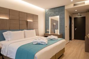mirror hotel