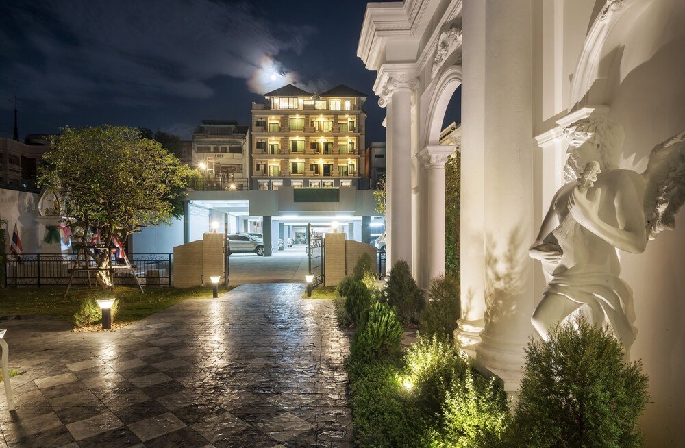 nine river hotel