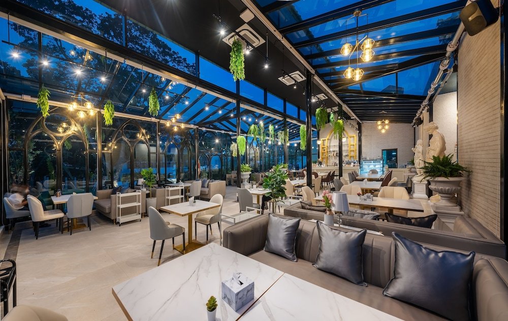 nine river hotel