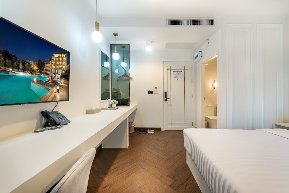 nine river hotel