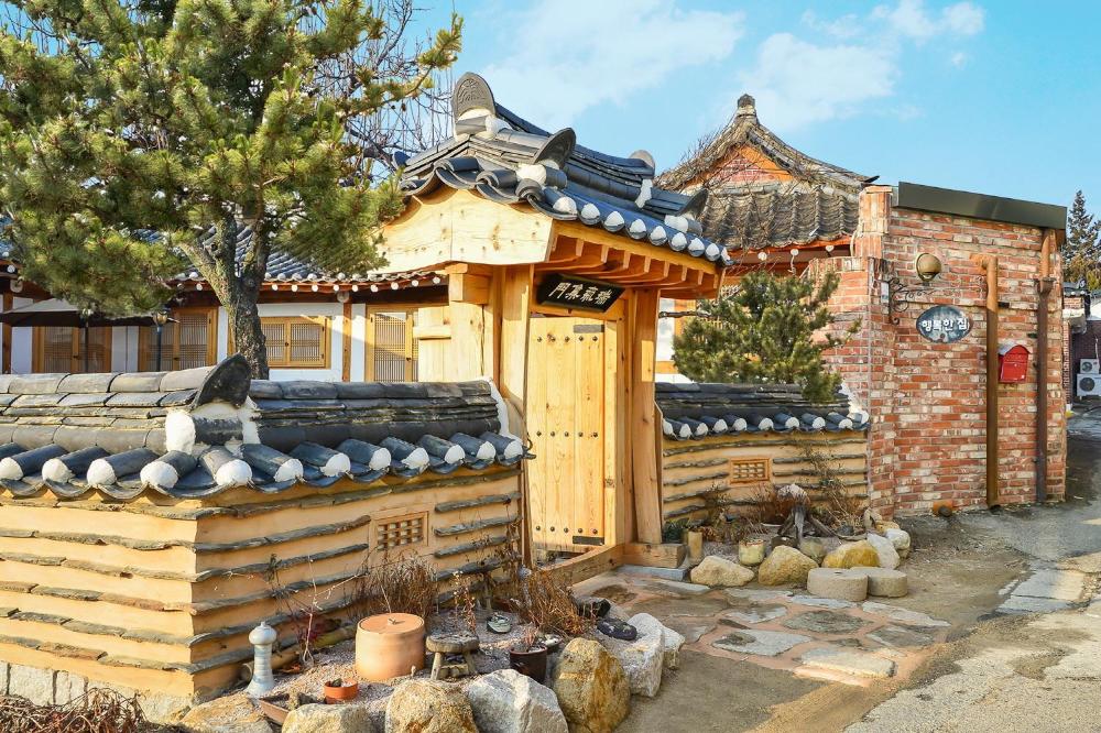 gyeongju hanokstay hangbokhanzip