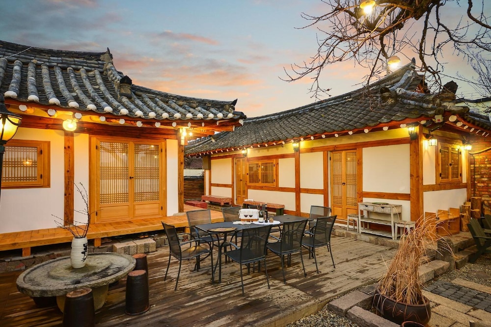 gyeongju hanokstay hangbokhanzip