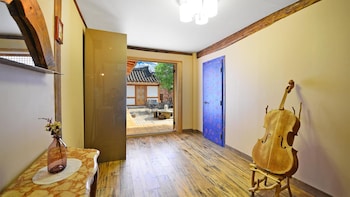 gyeongju hanokstay hangbokhanzip