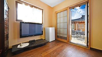gyeongju hanokstay hangbokhanzip