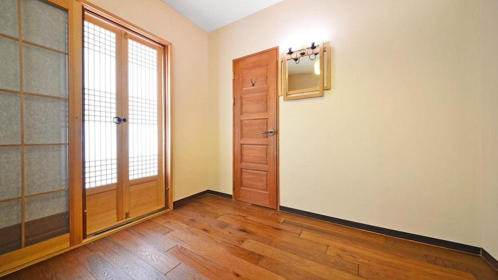 gyeongju hanokstay hangbokhanzip