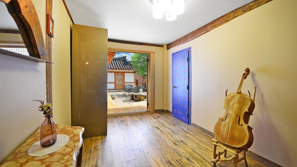 gyeongju hanokstay hangbokhanzip