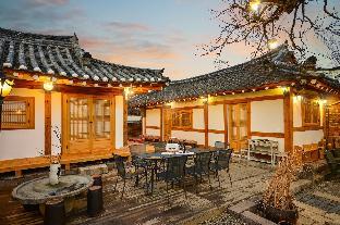gyeongju hanokstay hangbokhanzip