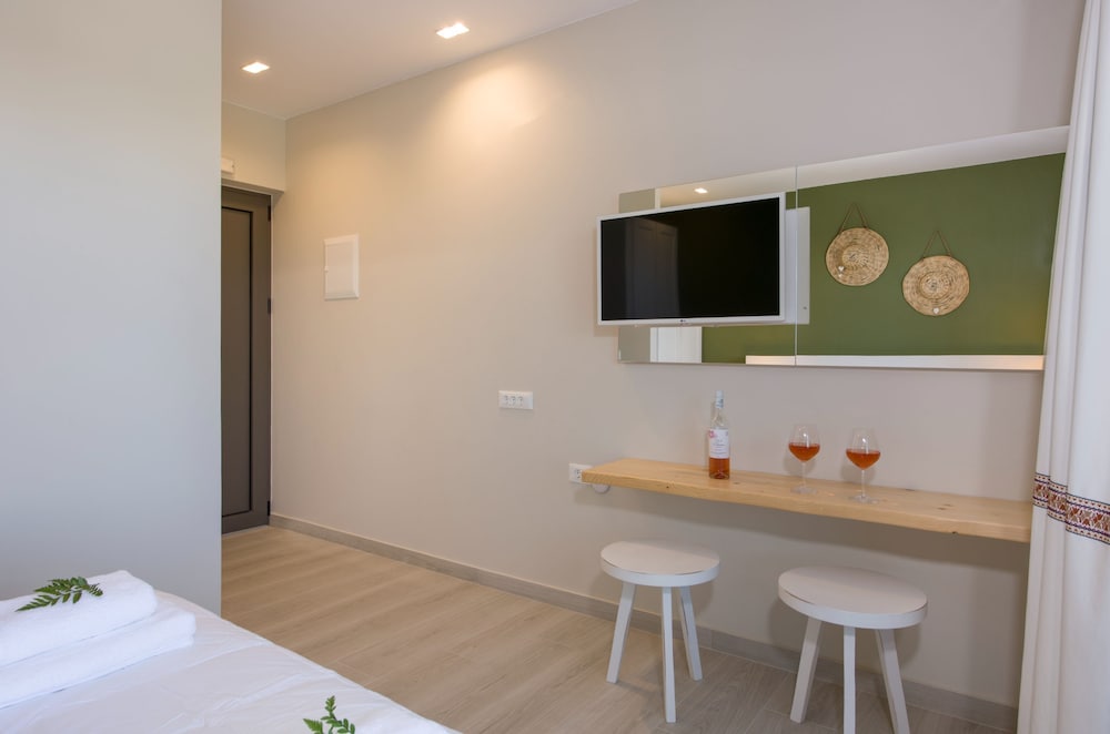 eleanthi modern living