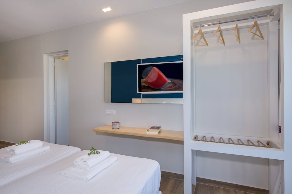 eleanthi modern living