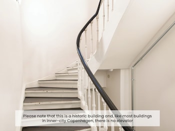 sanders regent chic 3 bdr apt w balcony