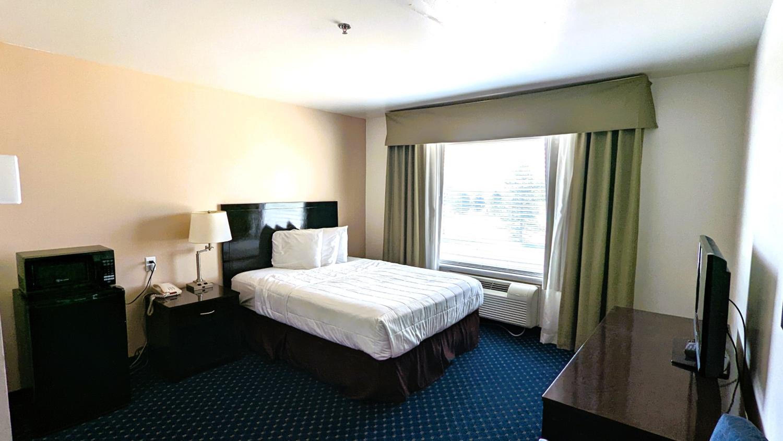 fairbridge inn and suites canadian