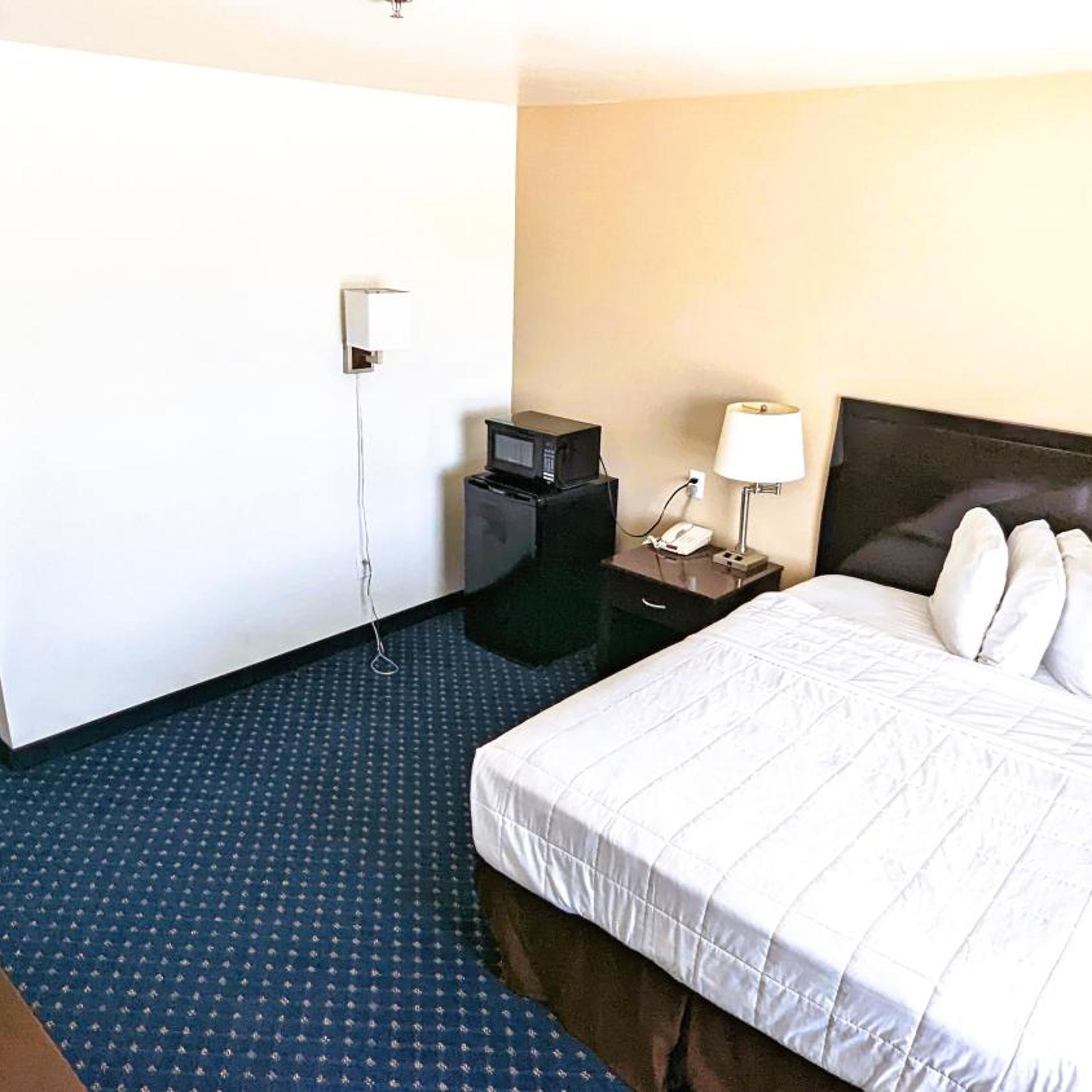 fairbridge inn and suites canadian