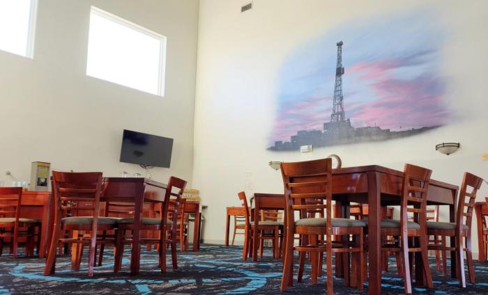 fairbridge inn and suites canadian