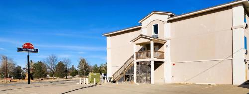 fairbridge inn and suites canadian