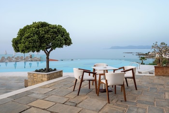 leptos panorama hotel