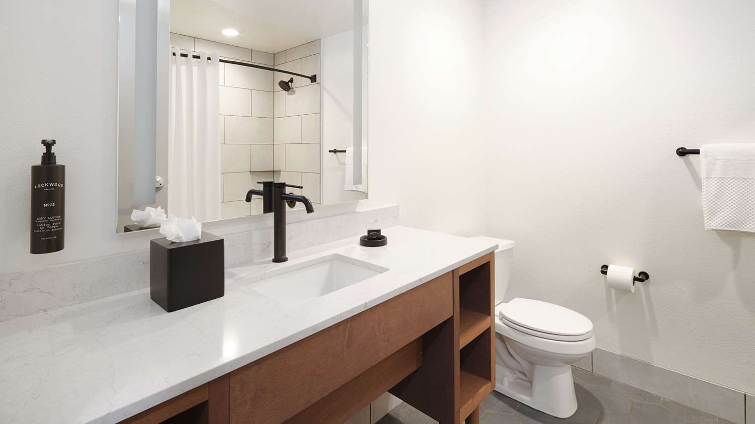 rivers edge hotel portland tapestry collection by hilton