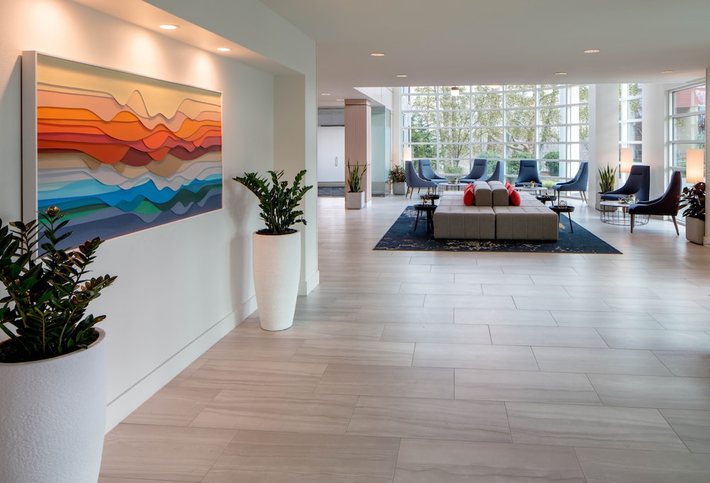 rivers edge hotel portland tapestry collection by hilton