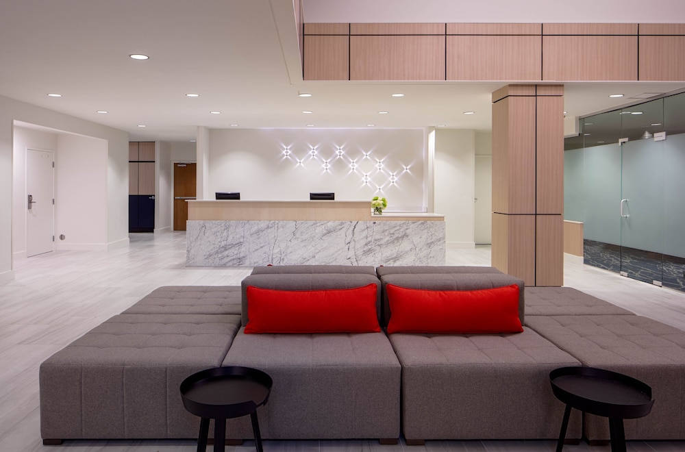 rivers edge hotel portland tapestry collection by hilton