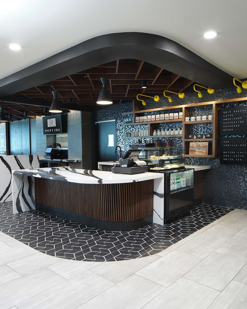 rivers edge hotel portland tapestry collection by hilton