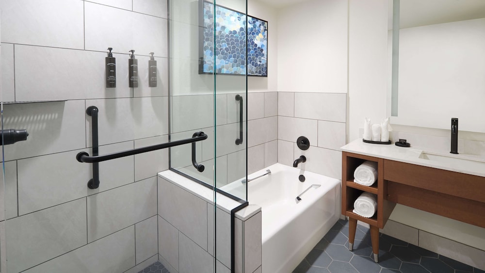 rivers edge hotel portland tapestry collection by hilton