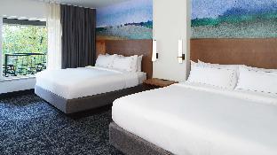 rivers edge hotel portland tapestry collection by hilton