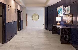 rivers edge hotel portland tapestry collection by hilton