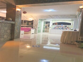 private apartment sea view