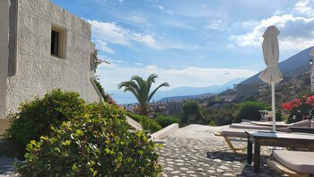 private apartment sea view
