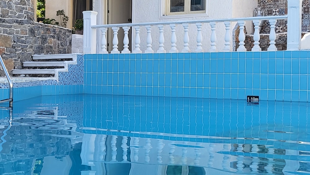 private apartment sea view