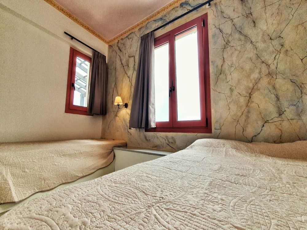 private apartment sea view