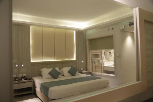 Ali Baba Palace Resort,In Hurghada (Village Road),4 star