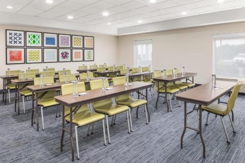 holiday inn express and suites greenville spartanburg duncan by ihg