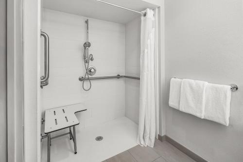 holiday inn express and suites greenville spartanburg duncan by ihg