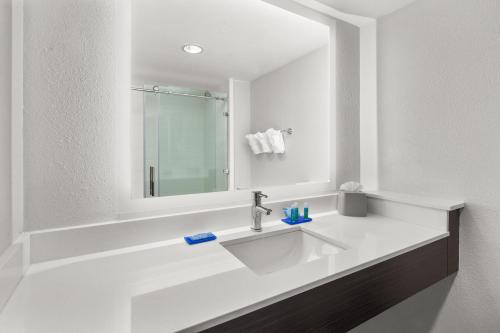 holiday inn express and suites greenville spartanburg duncan by ihg