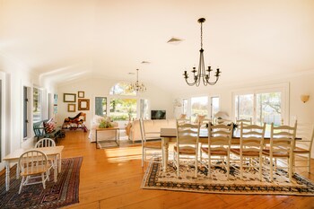 las flores villa