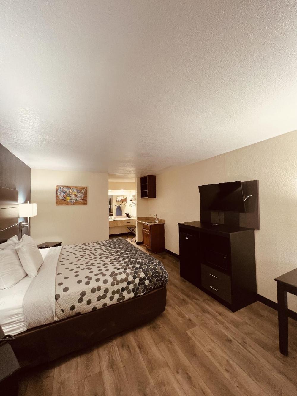 econo lodge inn and suites downtown san antonio riverwalk area