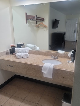econo lodge inn and suites downtown san antonio riverwalk area